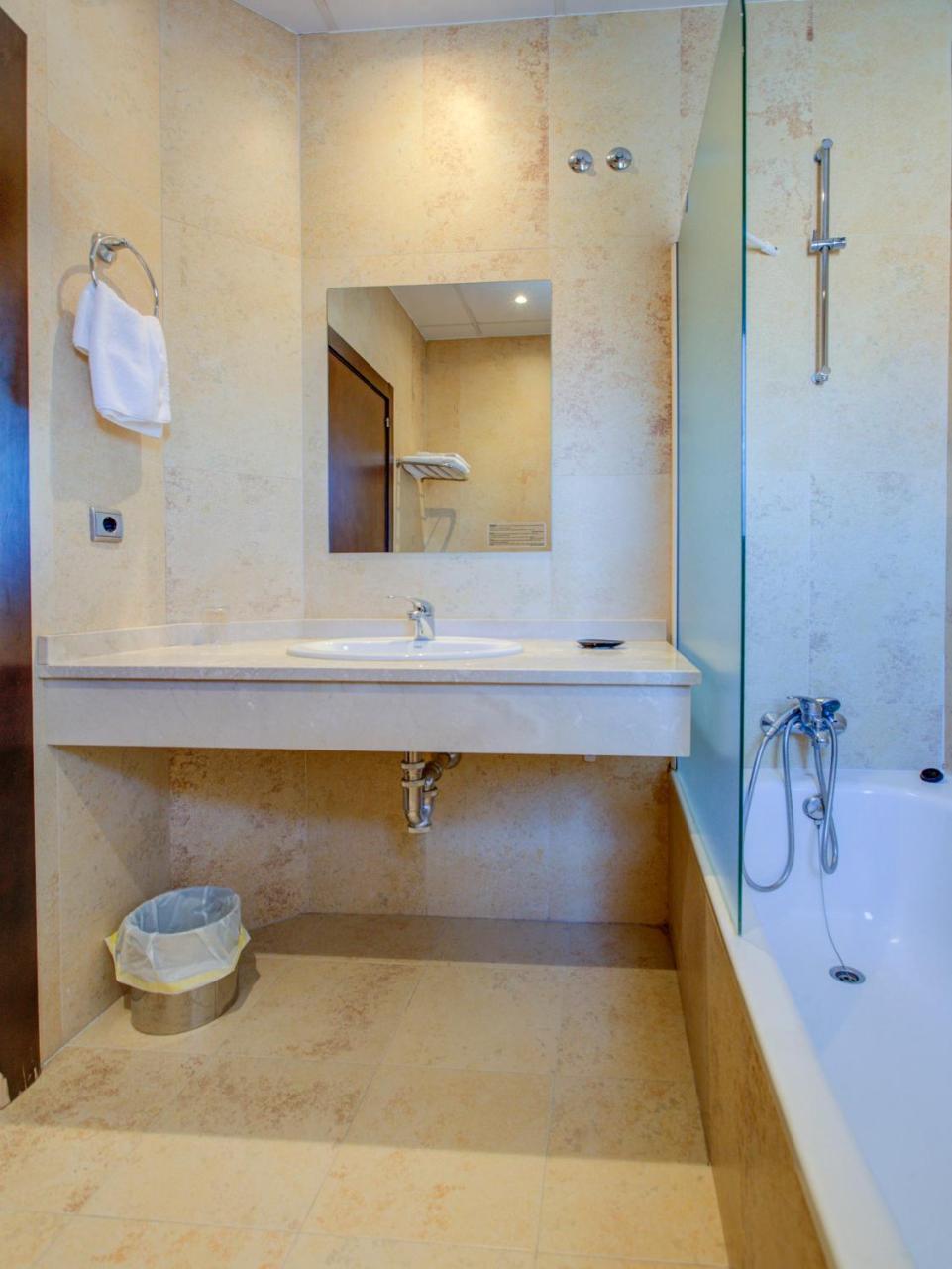 Hotel El Meson Торріхос Екстер'єр фото