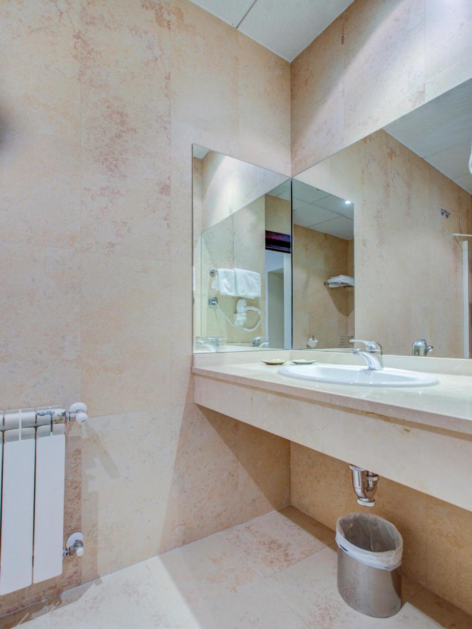 Hotel El Meson Торріхос Екстер'єр фото